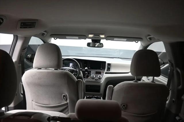 2018 Toyota Sienna LE 8 Passenger