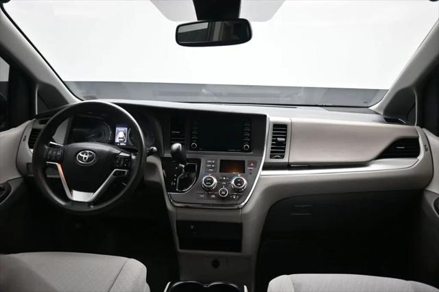 2018 Toyota Sienna LE 8 Passenger
