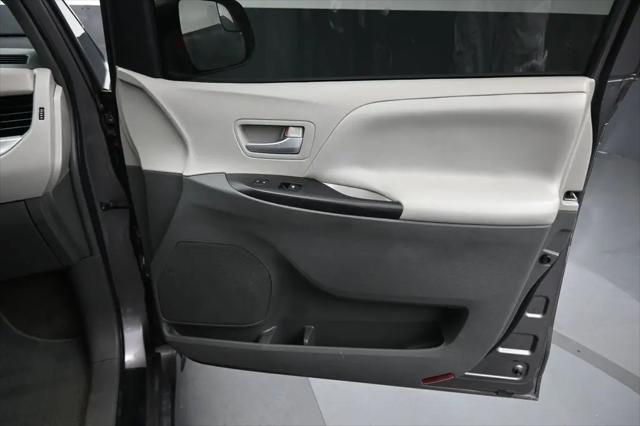 2018 Toyota Sienna LE 8 Passenger