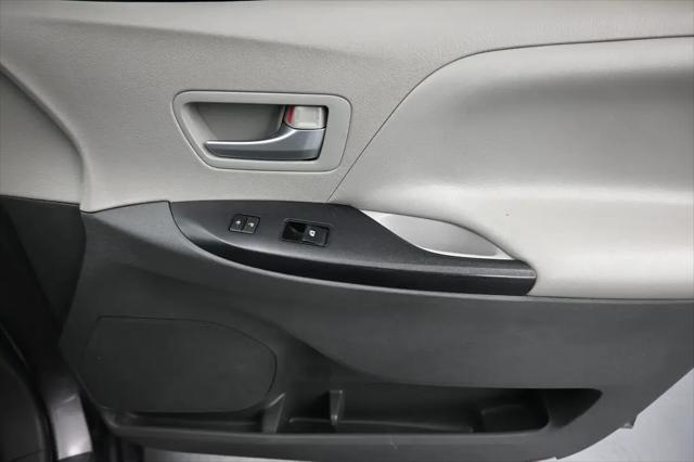 2018 Toyota Sienna LE 8 Passenger