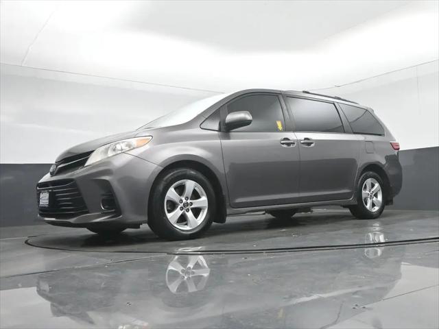 2018 Toyota Sienna LE 8 Passenger