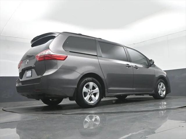 2018 Toyota Sienna LE 8 Passenger