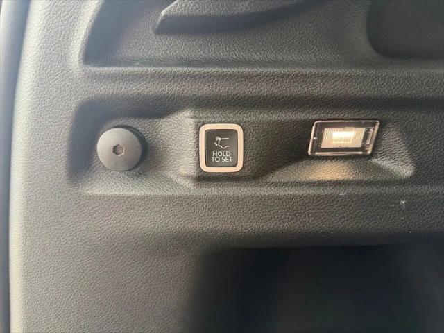 2023 Jeep Grand Cherokee L Laredo 4x4