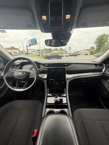 2023 Jeep Grand Cherokee L Laredo 4x4