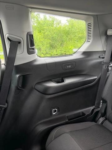 2023 Jeep Grand Cherokee L Laredo 4x4