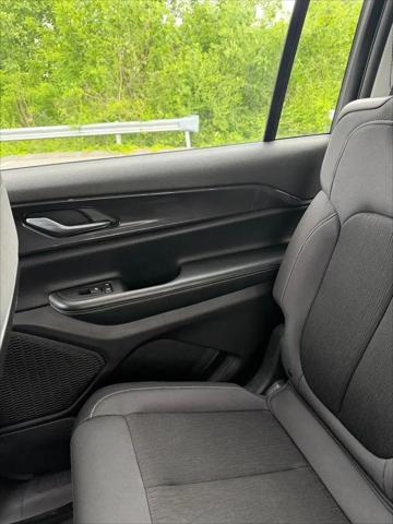 2023 Jeep Grand Cherokee L Laredo 4x4