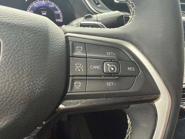 2023 Jeep Grand Cherokee L Laredo 4x4