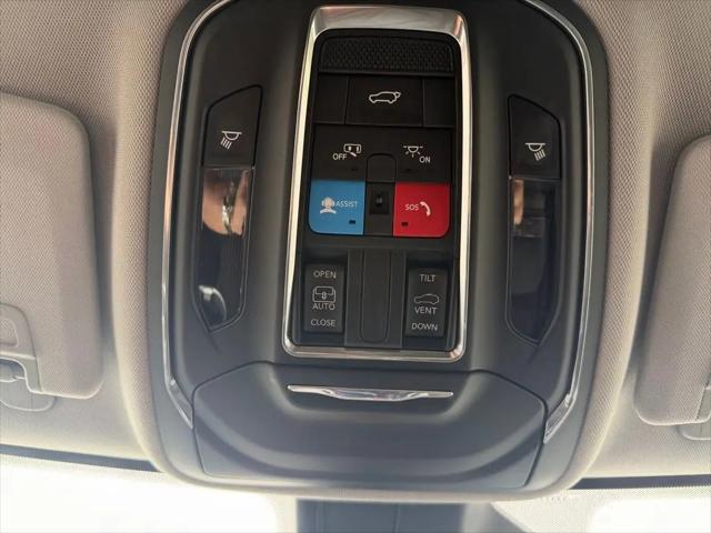 2023 Jeep Grand Cherokee L Laredo 4x4