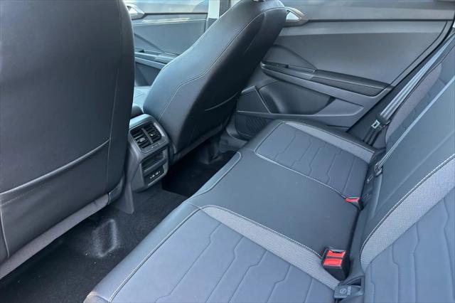 2026 Volkswagen Taos SE Black
