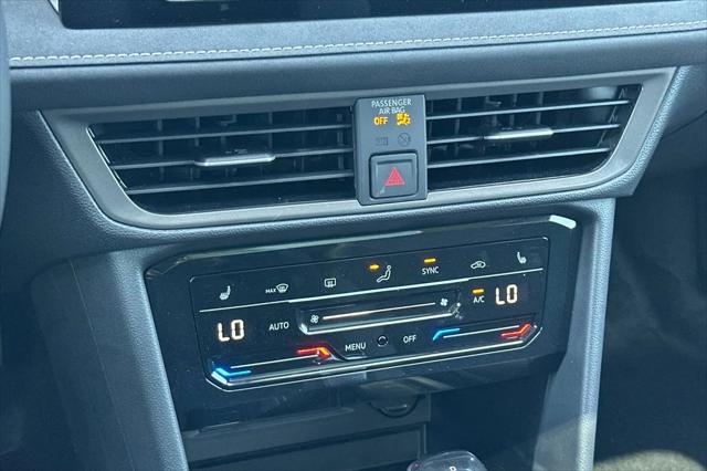 2026 Volkswagen Taos SE Black