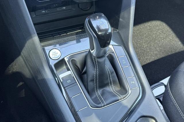 2026 Volkswagen Taos SE Black