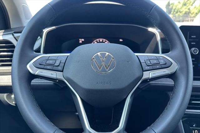 2026 Volkswagen Taos SE Black