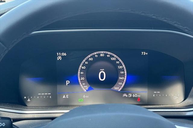 2026 Volkswagen Taos SE Black