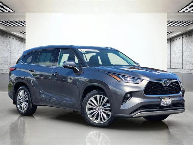 2022 Toyota Highlander Platinum