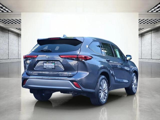 2022 Toyota Highlander Platinum
