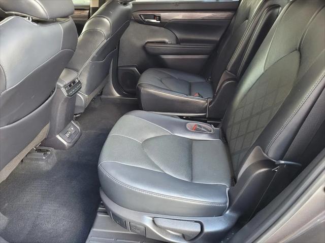 2022 Toyota Highlander Platinum