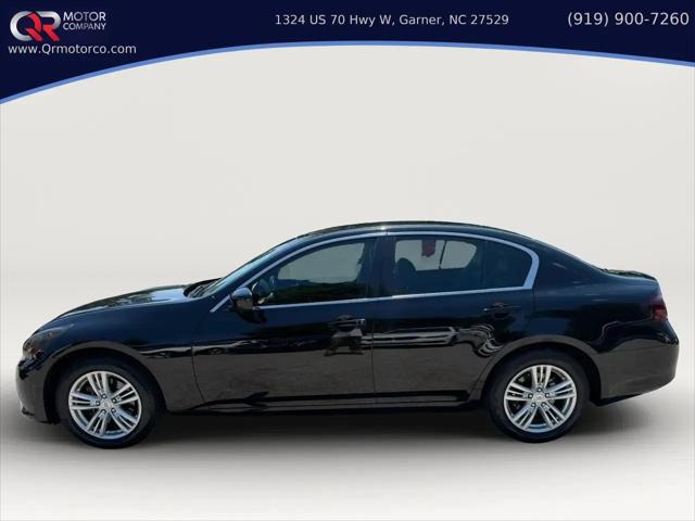 2015 INFINITI Q40 Standard