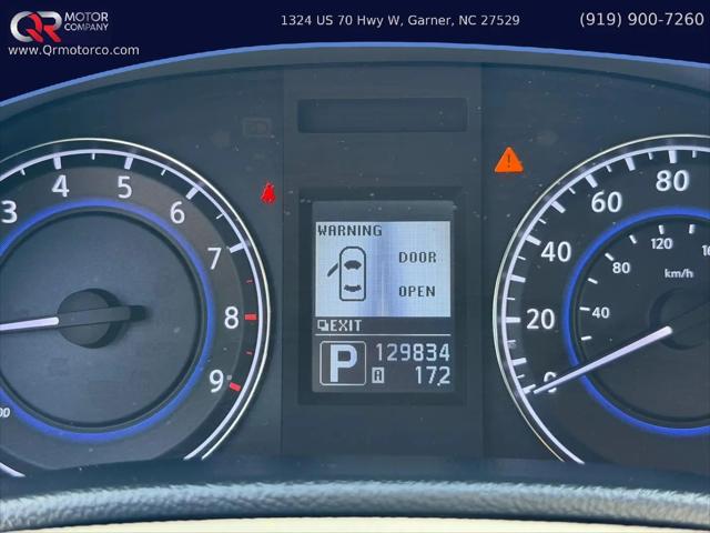 2015 INFINITI Q40 Standard