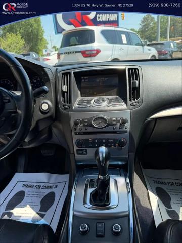2015 INFINITI Q40 Standard