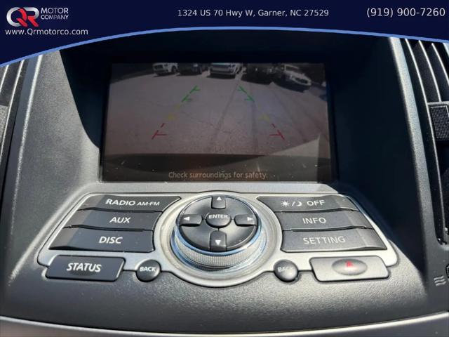 2015 INFINITI Q40 Standard