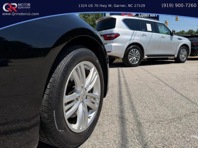 2015 INFINITI Q40 Standard