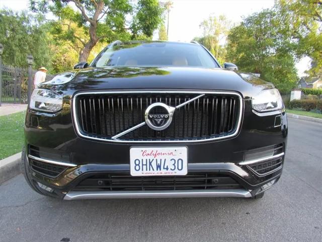 2016 Volvo XC90 T6 Momentum