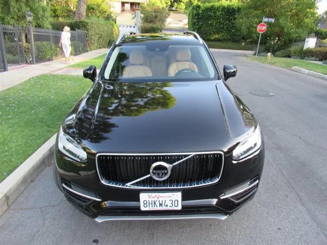 2016 Volvo XC90 T6 Momentum