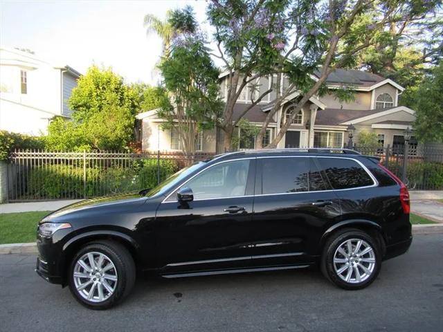 2016 Volvo XC90 T6 Momentum