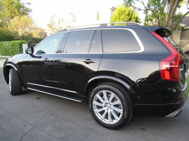 2016 Volvo XC90 T6 Momentum