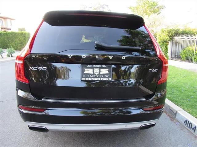 2016 Volvo XC90 T6 Momentum