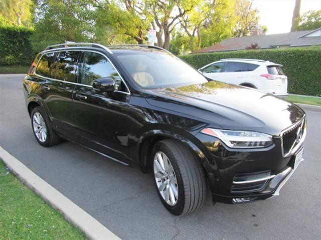 2016 Volvo XC90 T6 Momentum