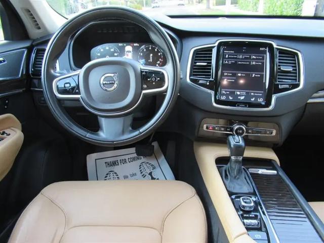 2016 Volvo XC90 T6 Momentum