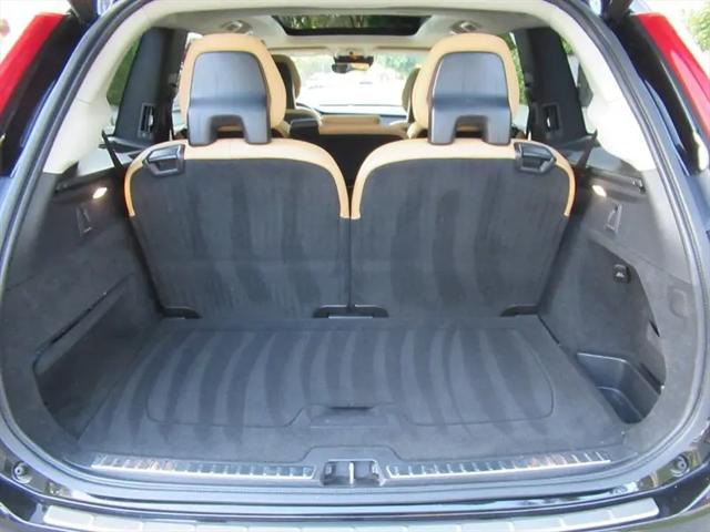 2016 Volvo XC90 T6 Momentum