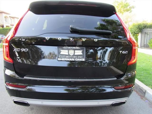2016 Volvo XC90 T6 Momentum