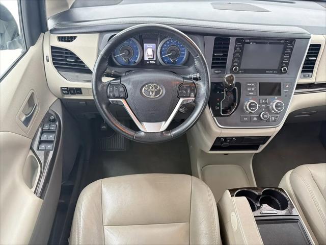2020 Toyota Sienna XLE