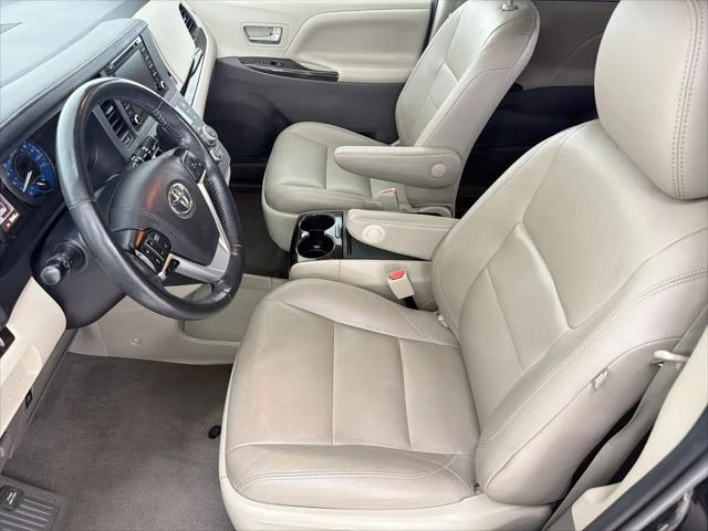 2020 Toyota Sienna XLE