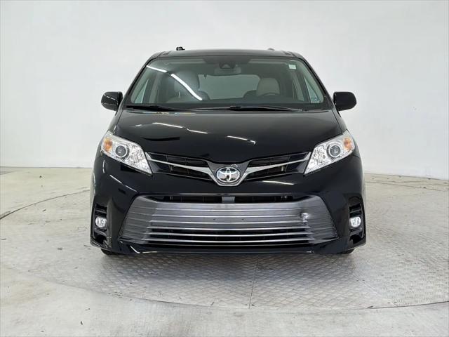 2020 Toyota Sienna XLE
