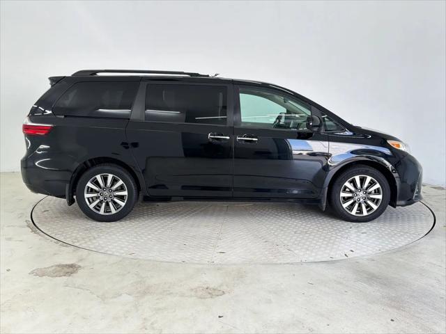 2020 Toyota Sienna XLE