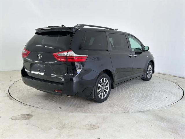 2020 Toyota Sienna XLE