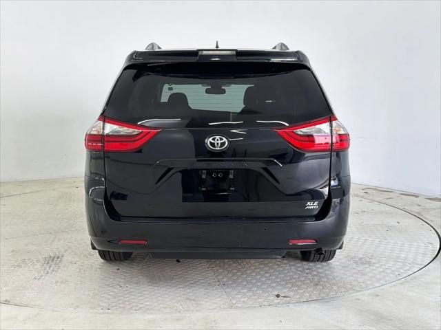 2020 Toyota Sienna XLE