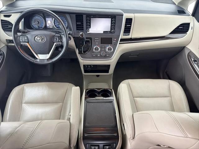2020 Toyota Sienna XLE