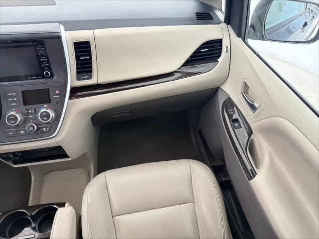 2020 Toyota Sienna XLE