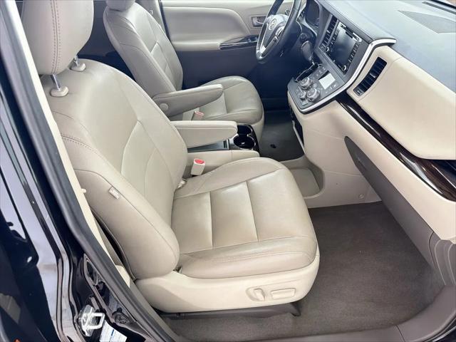 2020 Toyota Sienna XLE