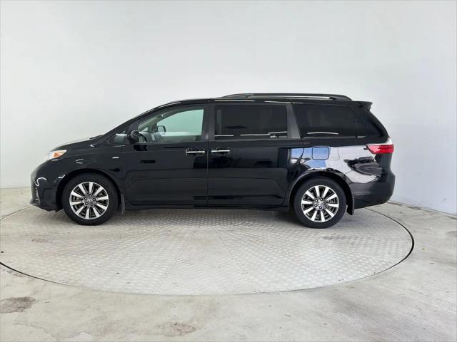 2020 Toyota Sienna XLE