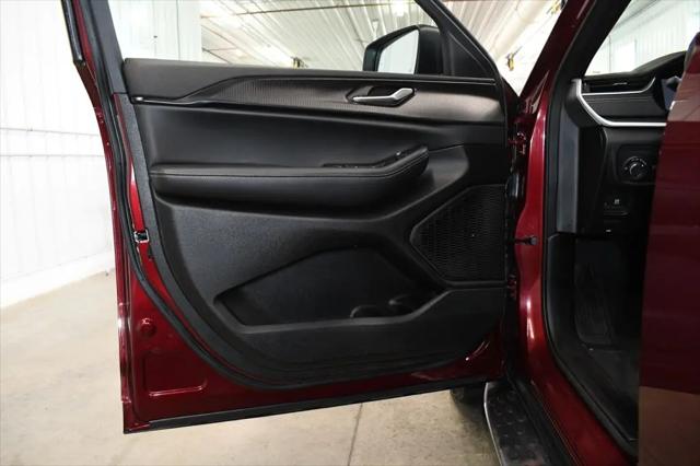 2024 Jeep Grand Cherokee L Laredo X 4x4