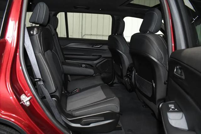 2024 Jeep Grand Cherokee L Laredo X 4x4