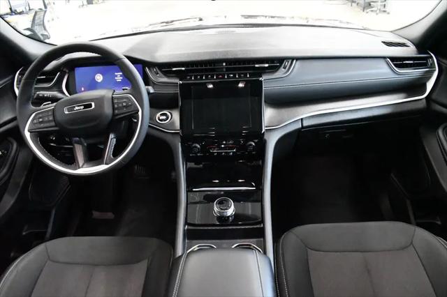 2024 Jeep Grand Cherokee L Laredo X 4x4