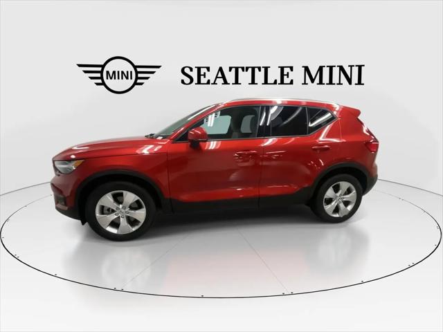 2020 Volvo XC40 T5 Momentum