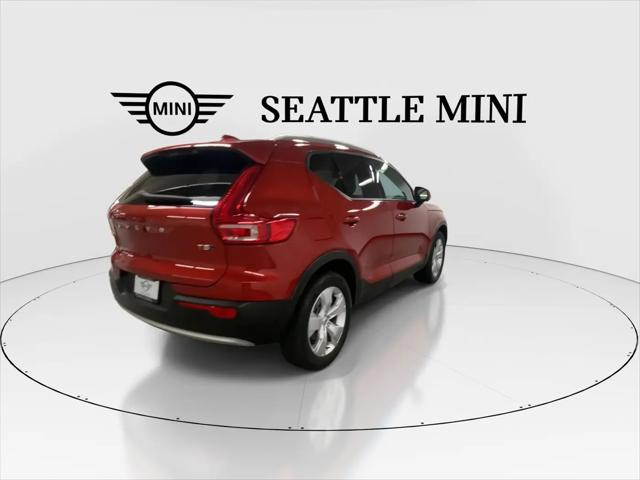 2020 Volvo XC40 T5 Momentum