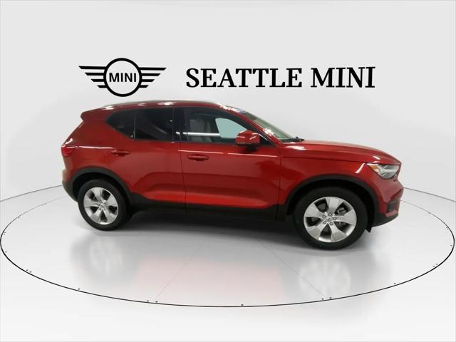 2020 Volvo XC40 T5 Momentum